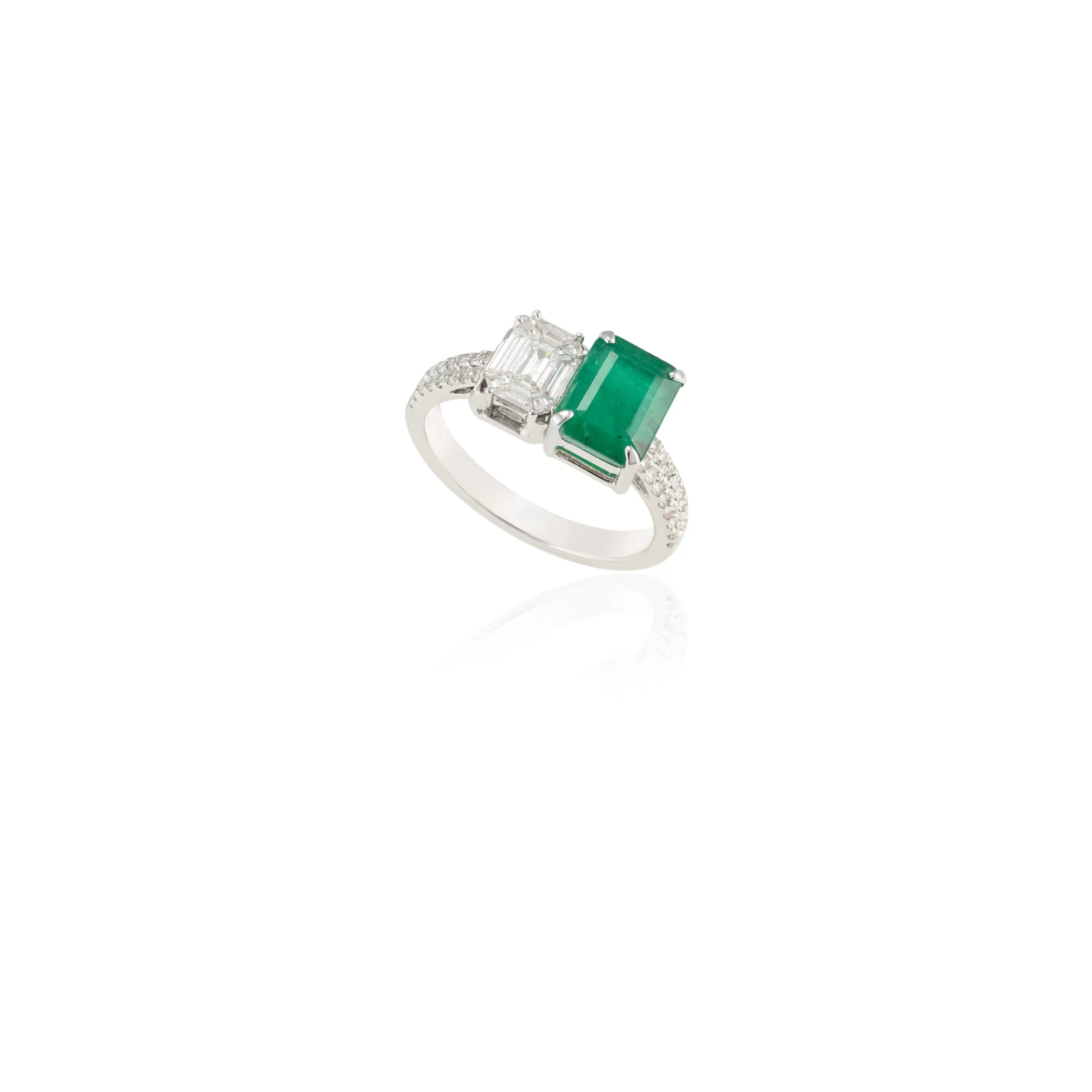 18K Gold Emerald Diamond Wedding Ring