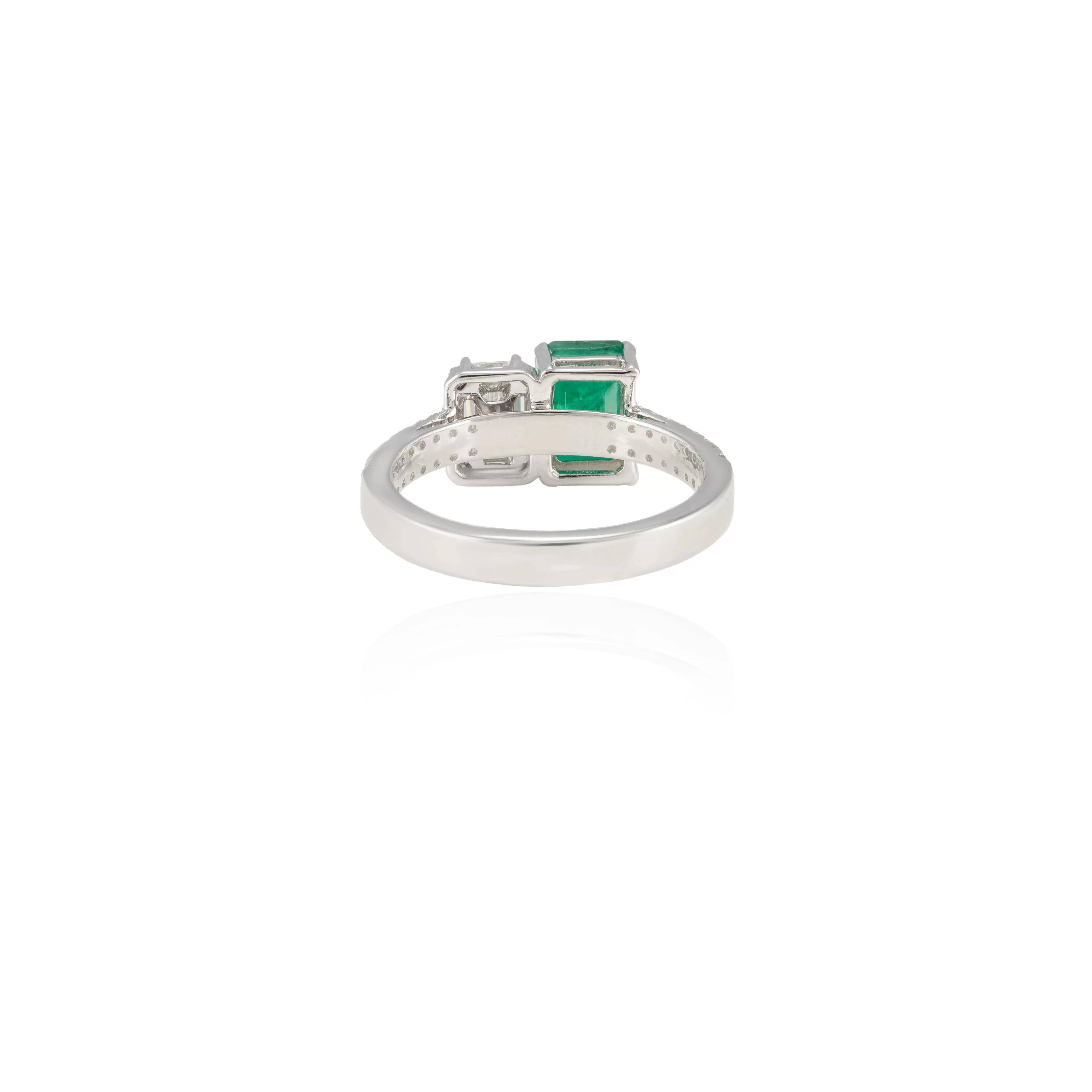 18K Gold Emerald Diamond Wedding Ring