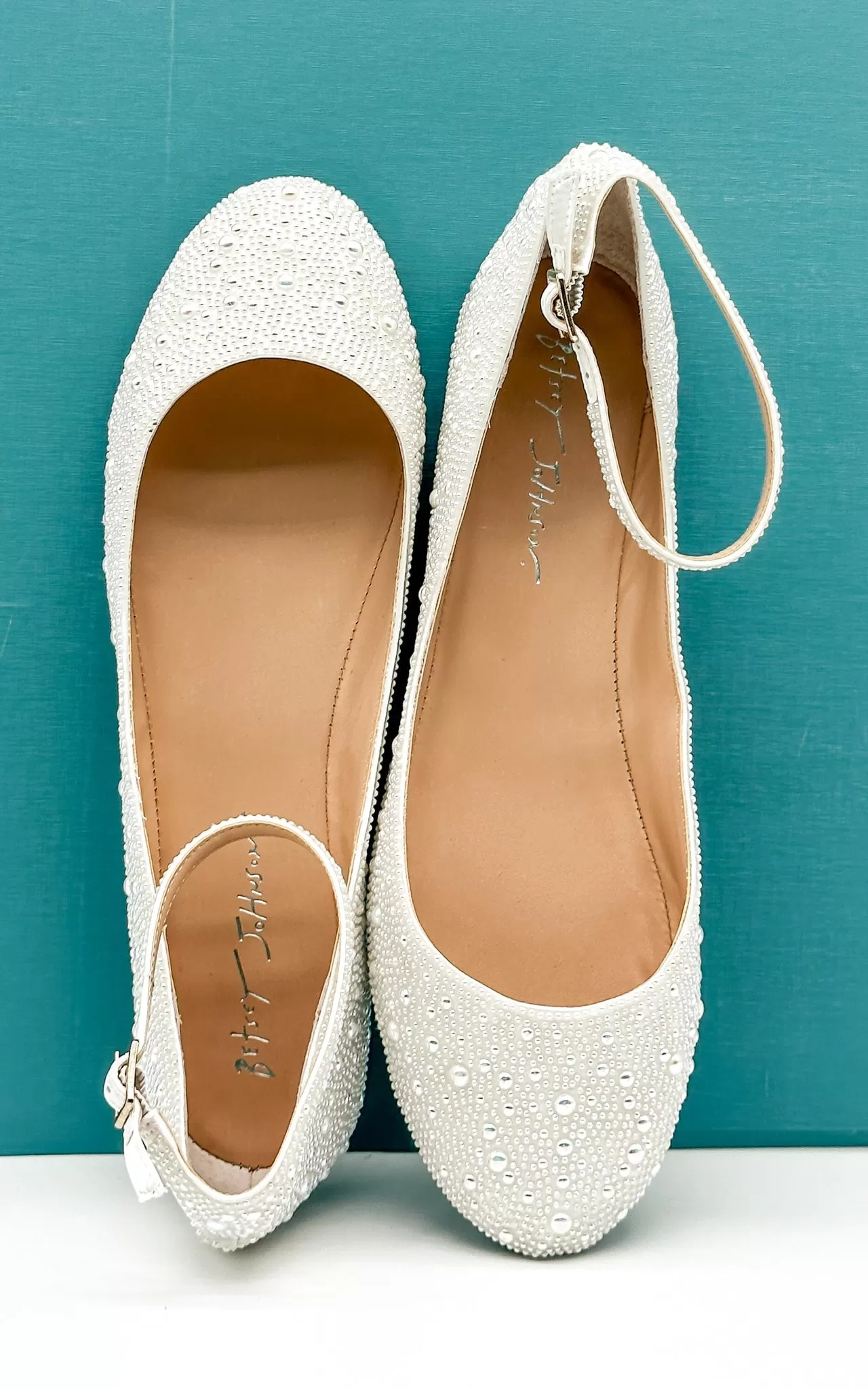 Ace Flats in Ivory