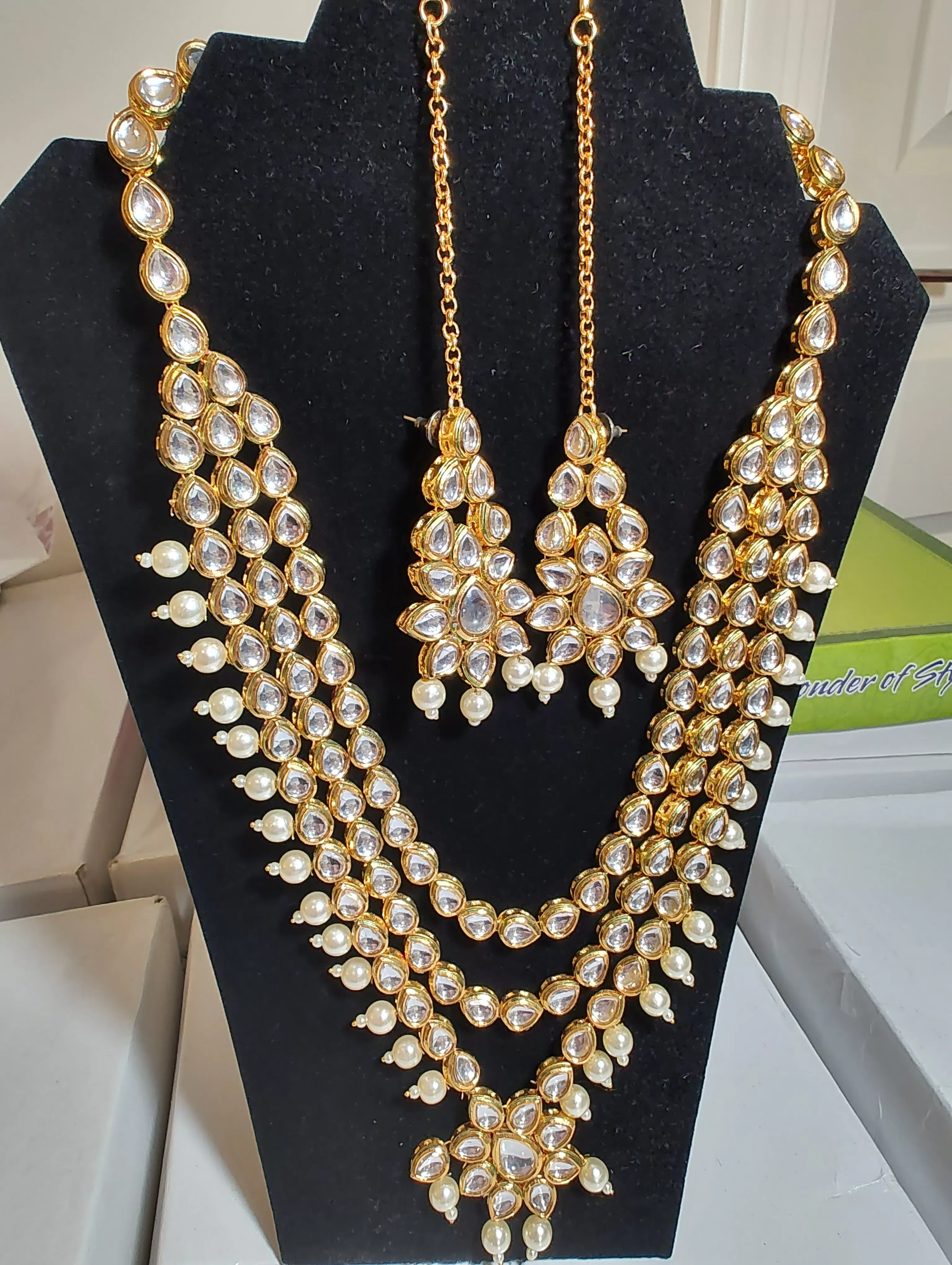 Attractive Three Layer Kundhan Necklace With Pearls And Chain Hanging