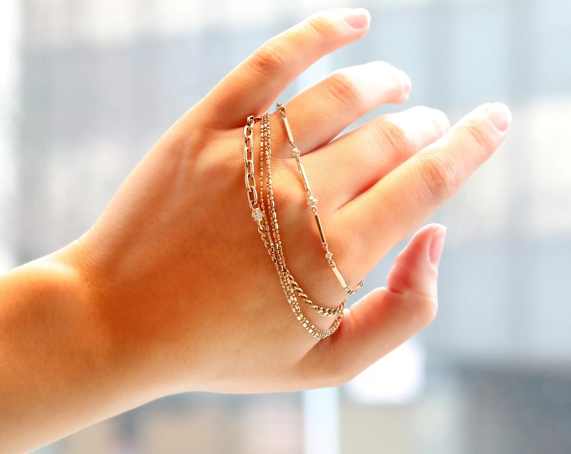 Gold Square Bar Bracelet with Graduated Diamonds