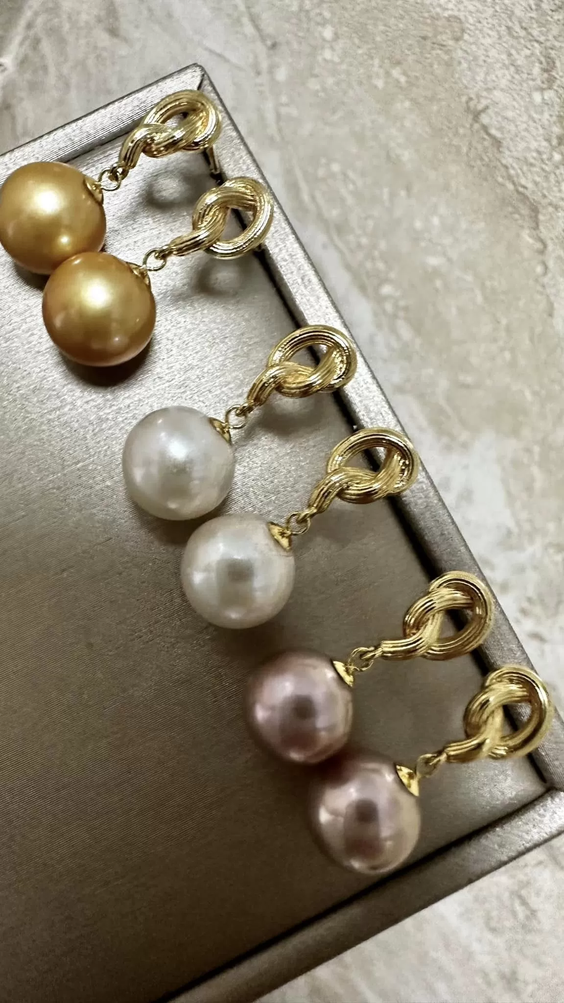 Lucky Knot South Sea Pearl Dangling Earrings 18K