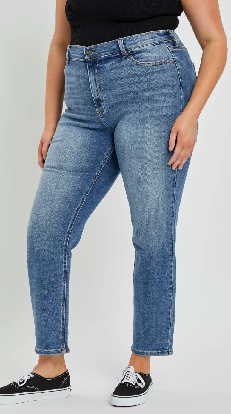 Luke High Rise Mom Jean in Medium Wash