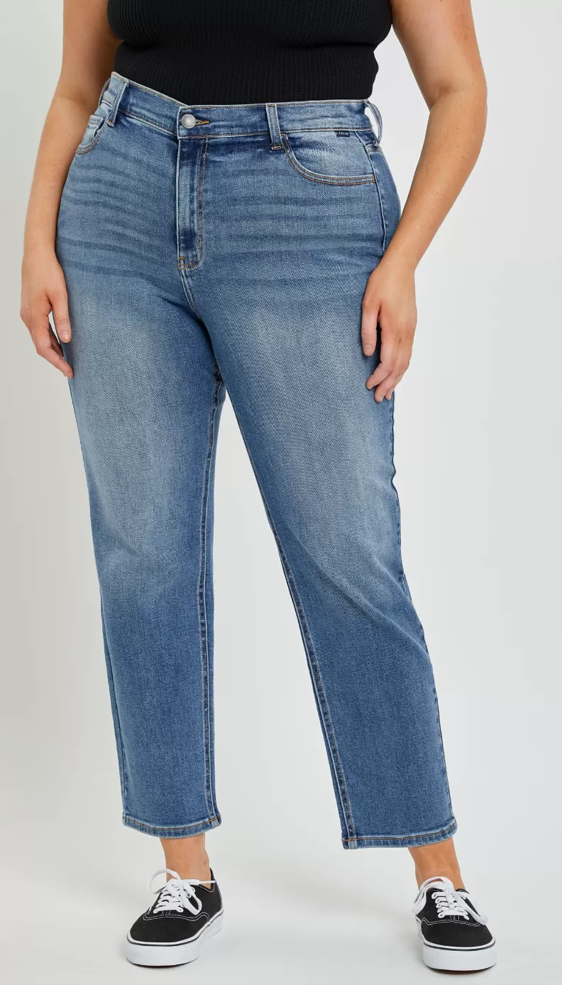 Luke High Rise Mom Jean in Medium Wash