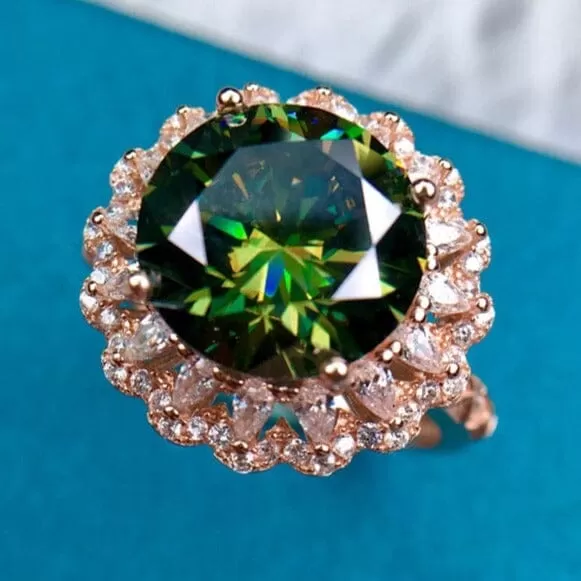 Luxury Stunning Huge Emerald Ring - Adjustable