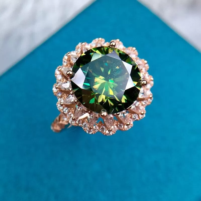 Luxury Stunning Huge Emerald Ring - Adjustable