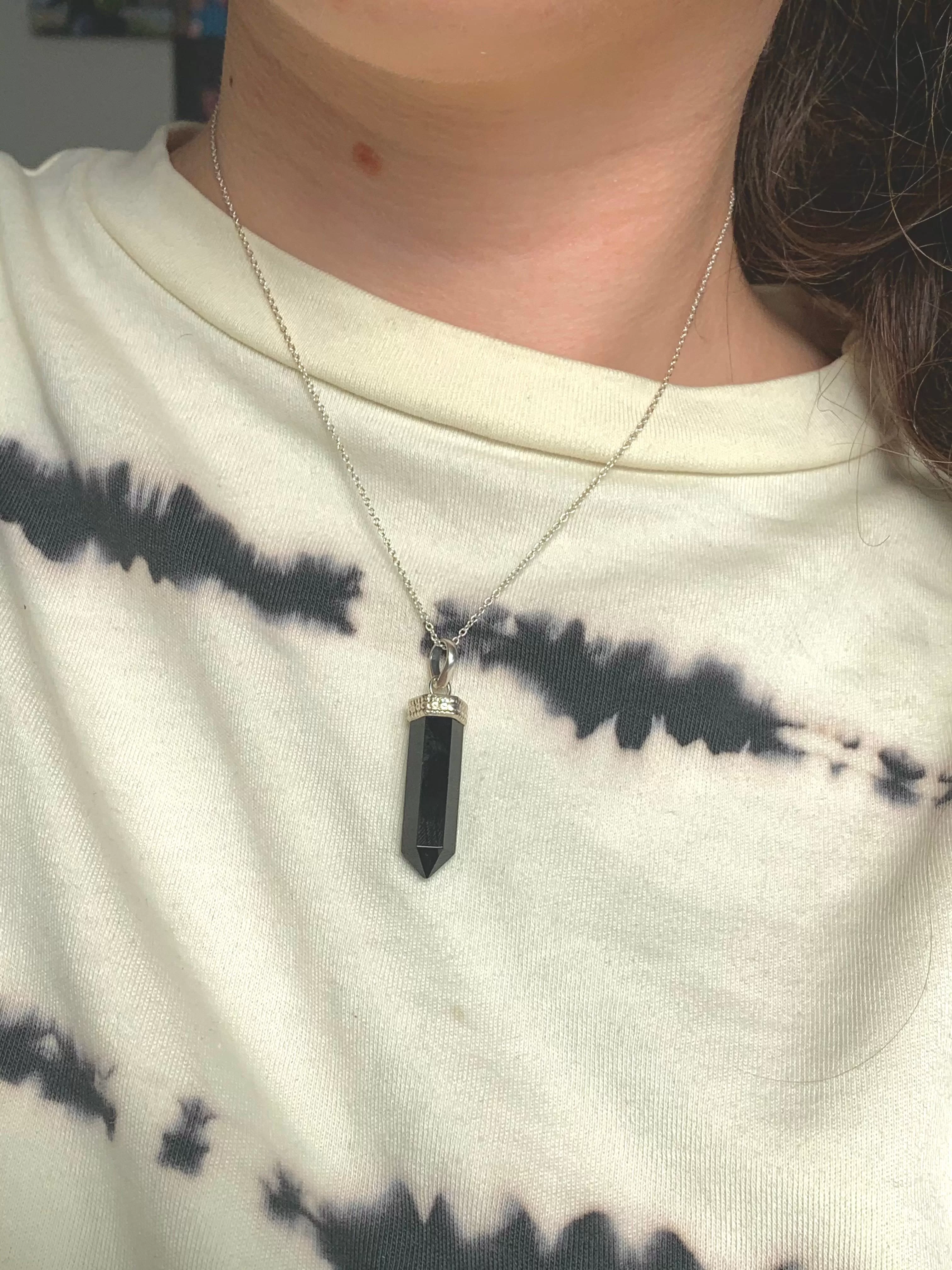 Onyx Damar Pendant