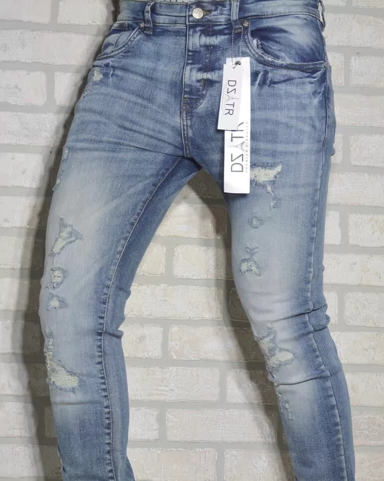 Super Stretched Distressed Denim