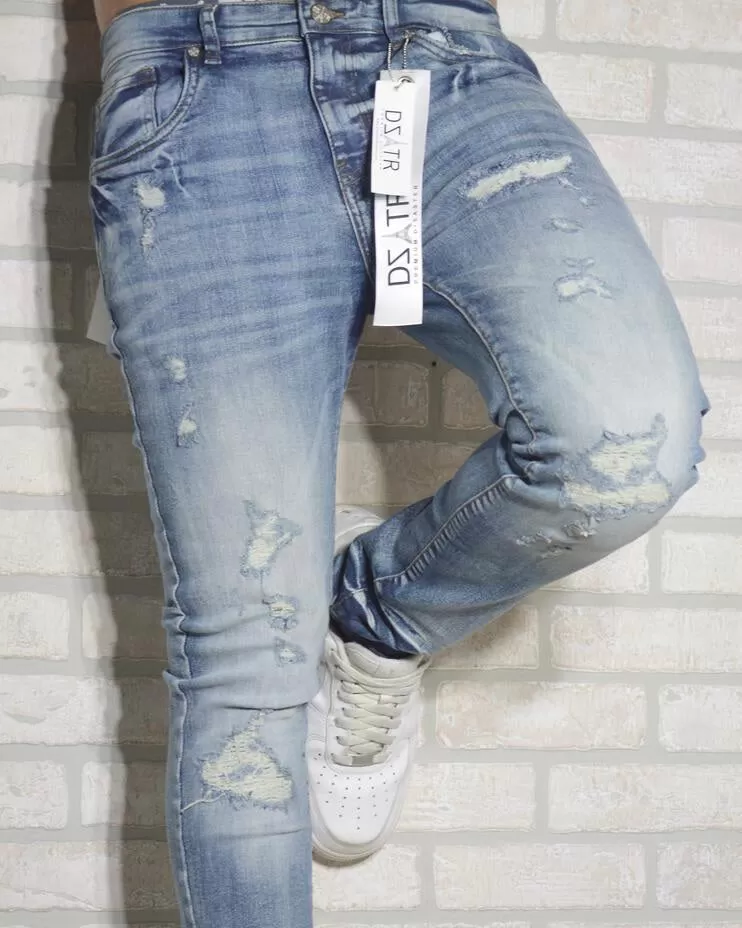 Super Stretched Distressed Denim