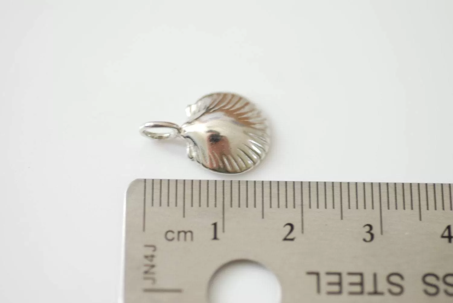 Wholesale Sterling Silver Sea shell, silver sea shell, Sea shell charm, sea life nautical beach charm, vermeil gold clam shell charm pendant, 70